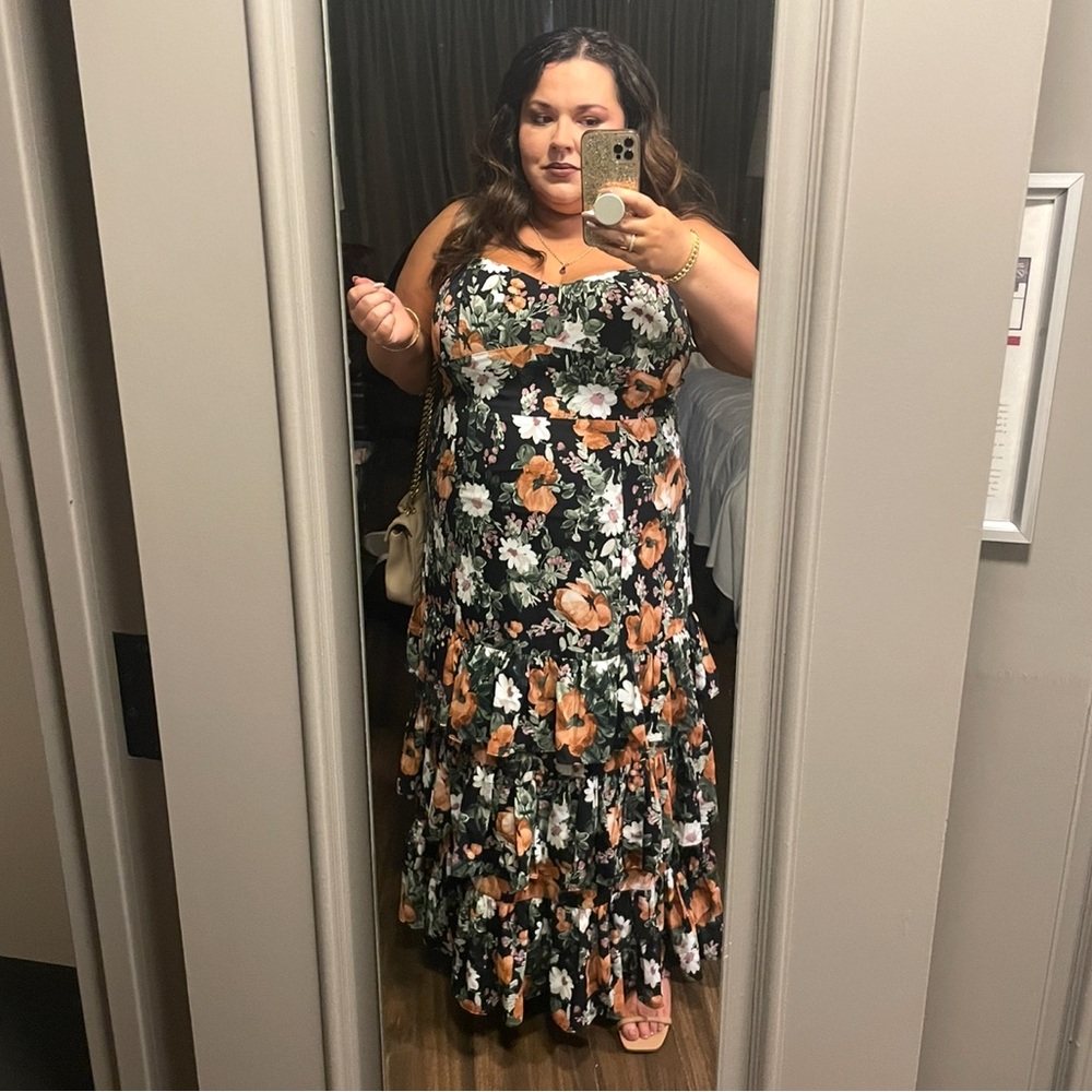 Abercrombie Ruffle Tiered Maxi Dress - Black Floral - Picture 5 of 10